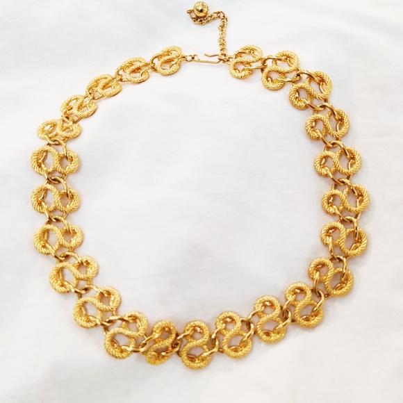 Vintage Napier Oversized Gold Necklace - Picture 3 of 6